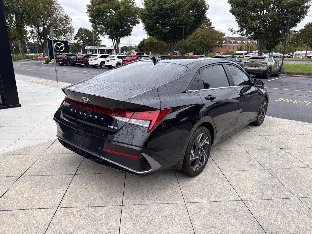 2024 Hyundai Elantra Limited
