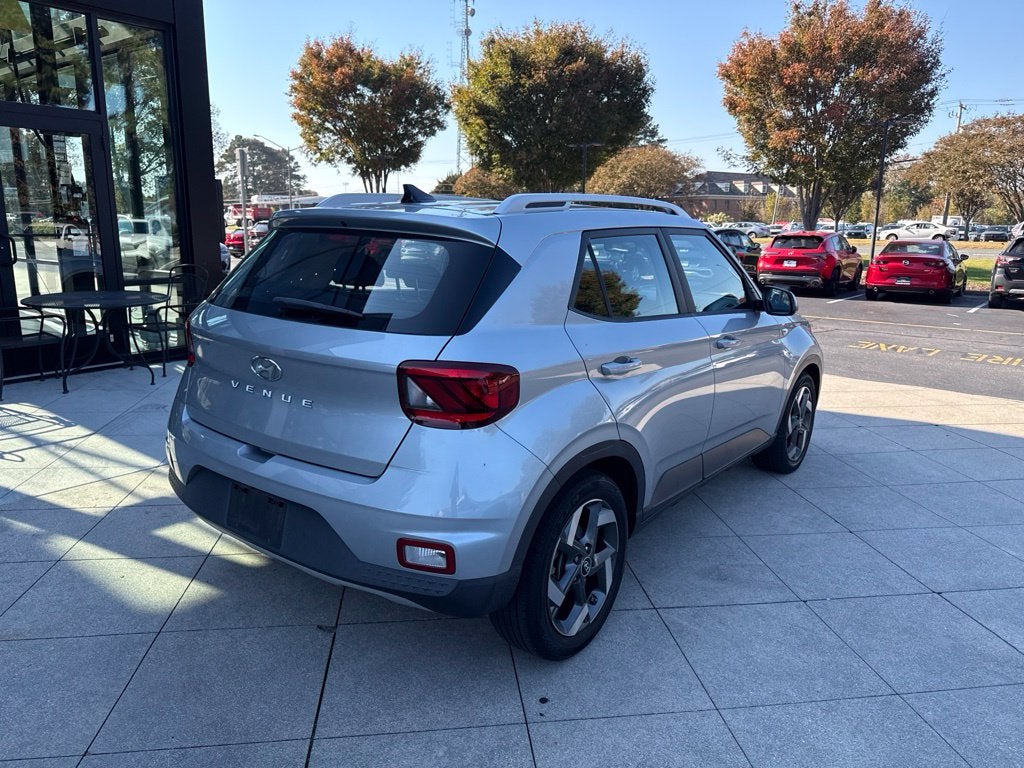 2022 Hyundai Venue SEL