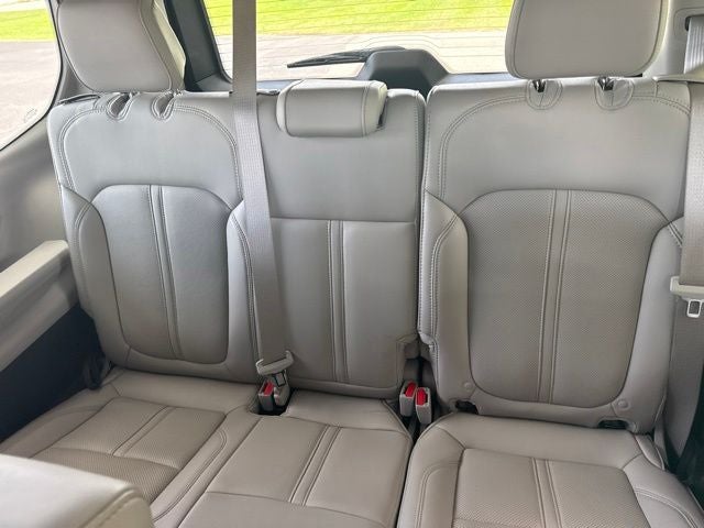 2024 Jeep Wagoneer Base