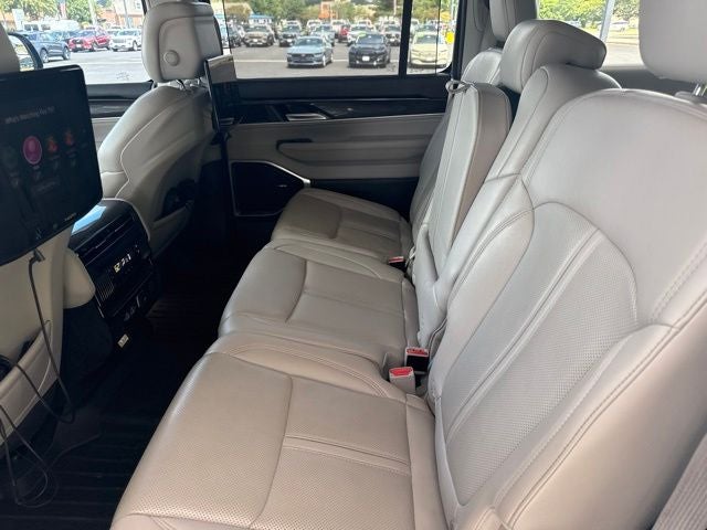 2024 Jeep Wagoneer Base