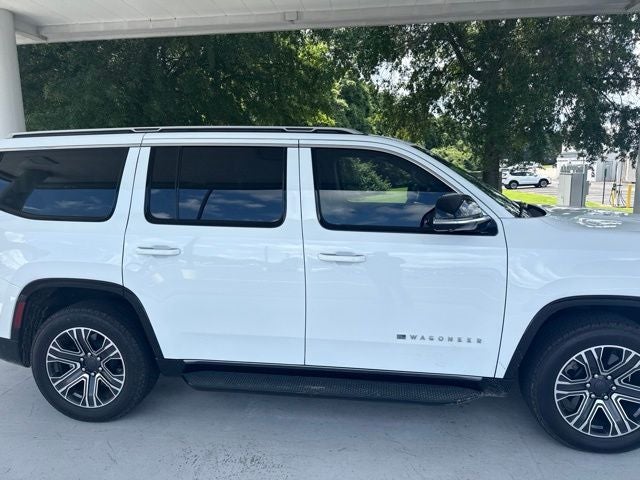 2024 Jeep Wagoneer Base