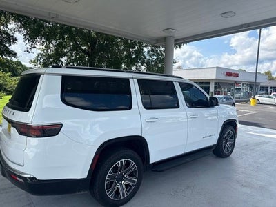 2024 Jeep Wagoneer Base