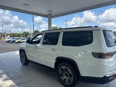 2024 Jeep Wagoneer Base