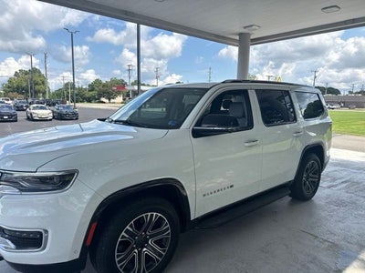 2024 Jeep Wagoneer Base