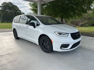 2024 Chrysler Pacifica Hybrid Select Appearance