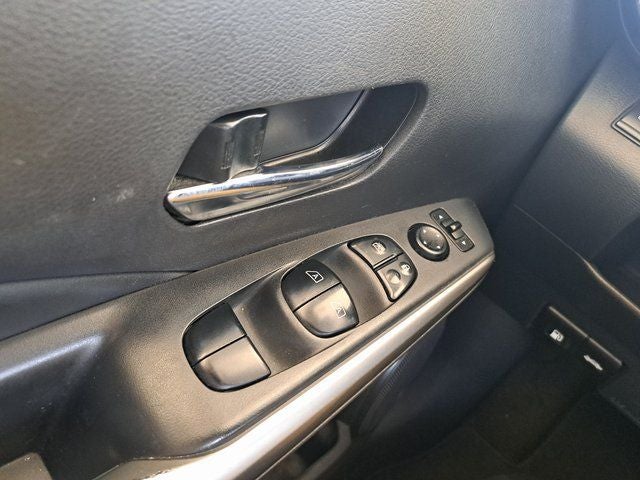 2019 Nissan Kicks SR