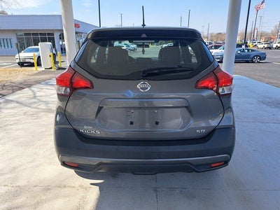 2019 Nissan Kicks SR