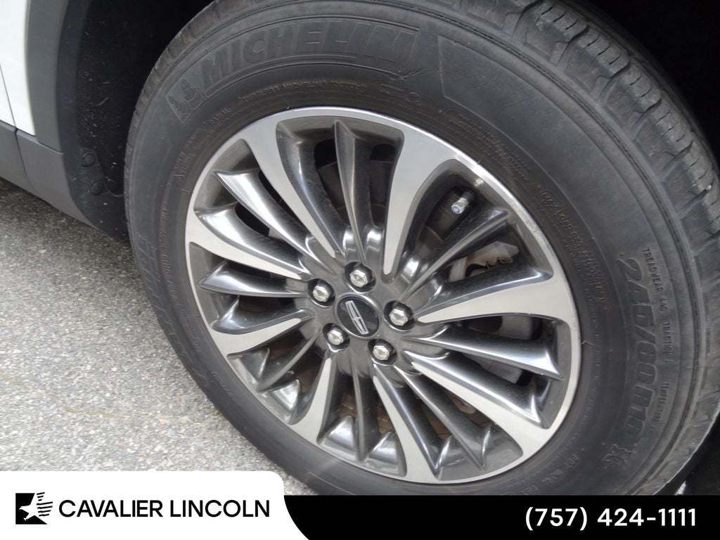 2022 Lincoln Nautilus Standard Standard