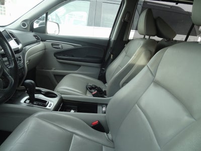 2017 Honda Pilot EX-L w/Rear Entertainment System