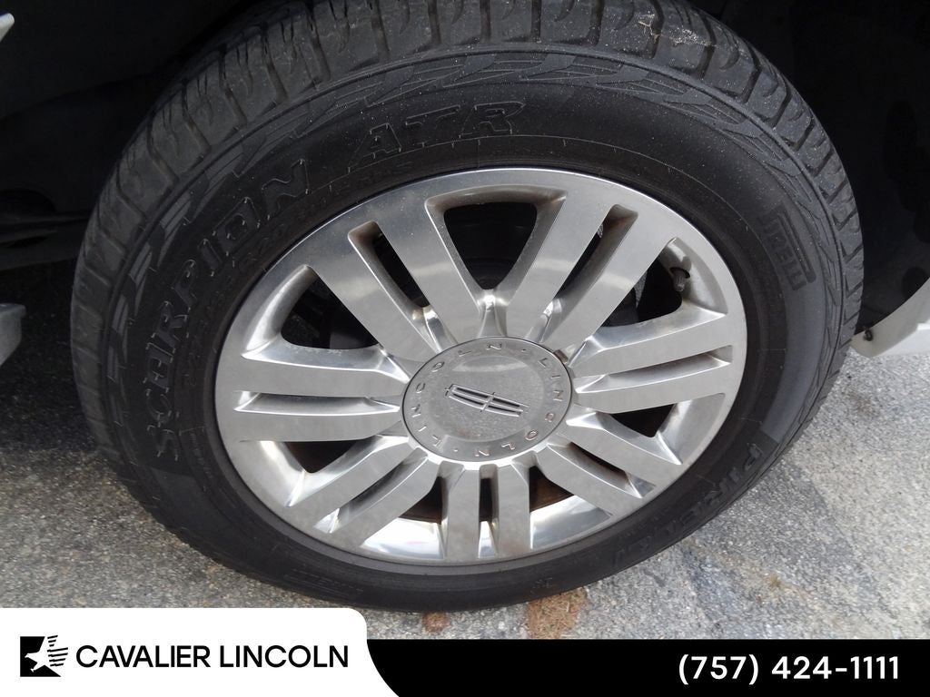 2012 Lincoln Navigator L Base