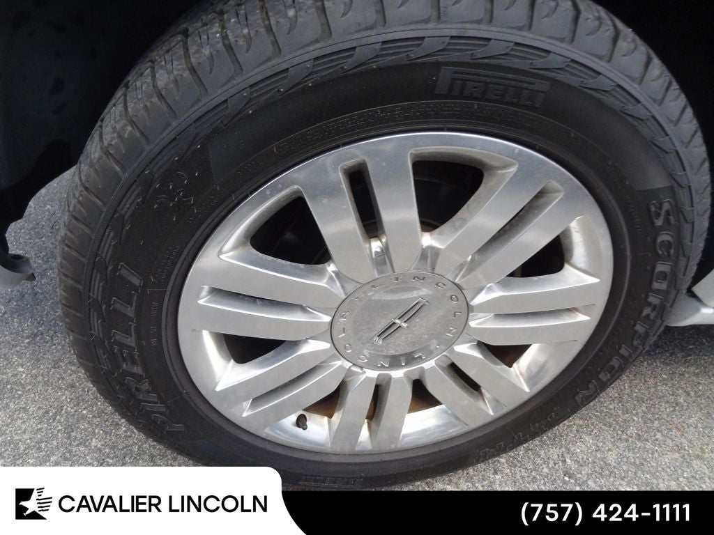 2012 Lincoln Navigator L Base