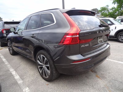 2022 Volvo XC60 B5 Momentum
