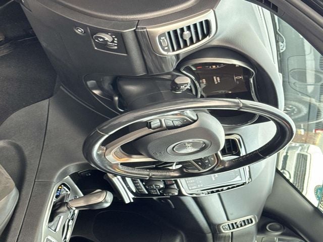 2020 Jeep Grand Cherokee Base