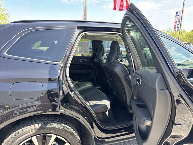 2024 Volvo XC60 B5 Plus Dark Theme