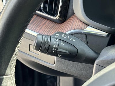 2024 Volvo XC60 B5 Plus Dark Theme